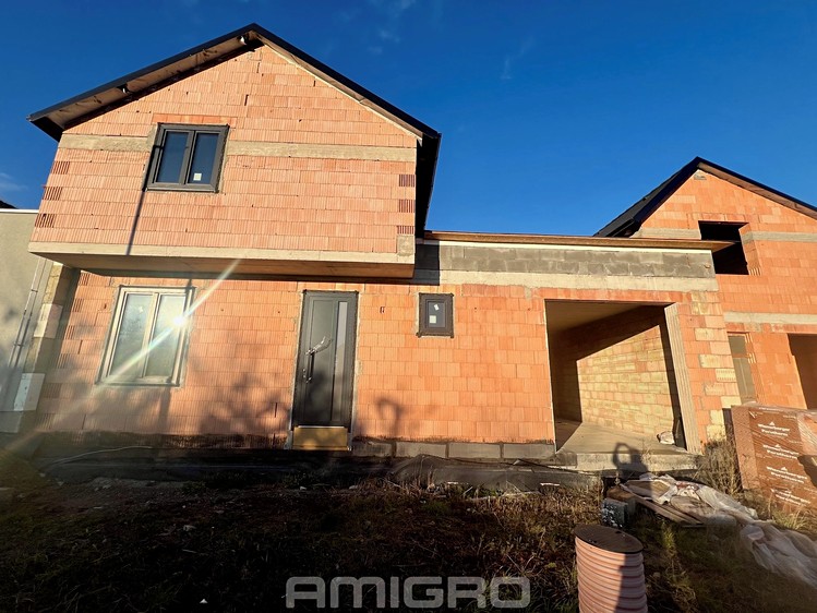Prodej rodinného domu 178 m², pozemek 456 m² - foto 2