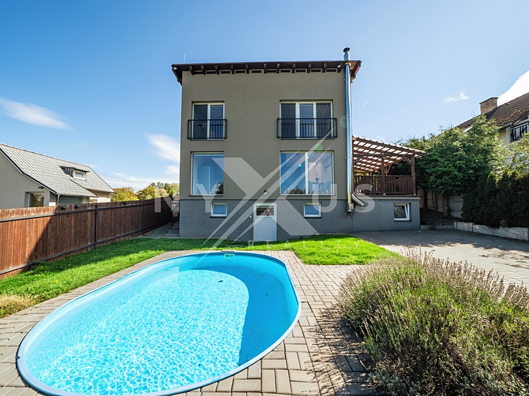 Prodej rodinného domu 160 m², pozemek 498 m² - foto 1