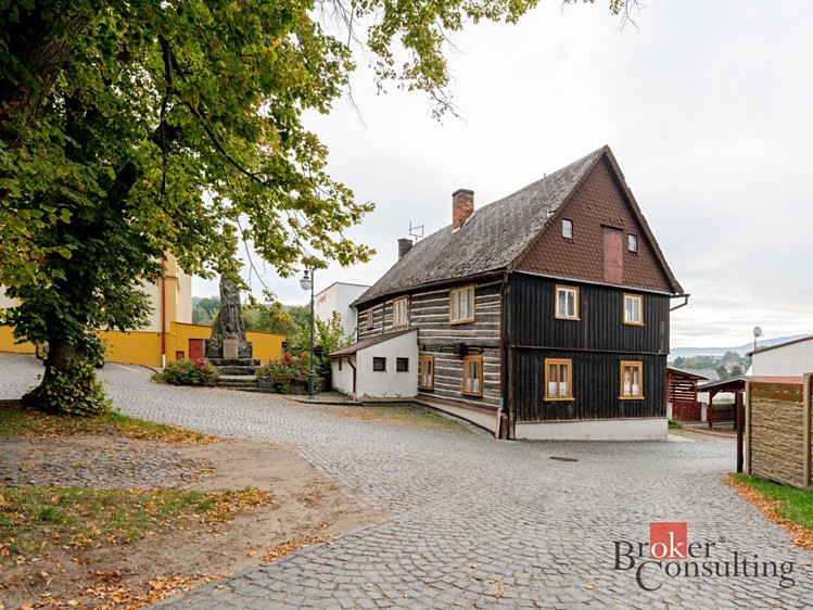 Prodej chalupy 380 m², pozemek 840 m² - foto 3