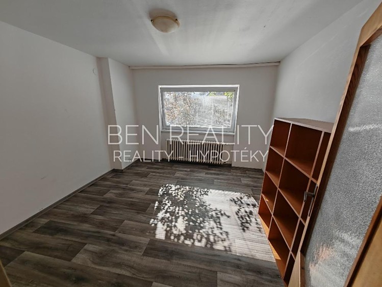 Pronájem rodinného domu 320 m², pozemek 644 m² - foto 7