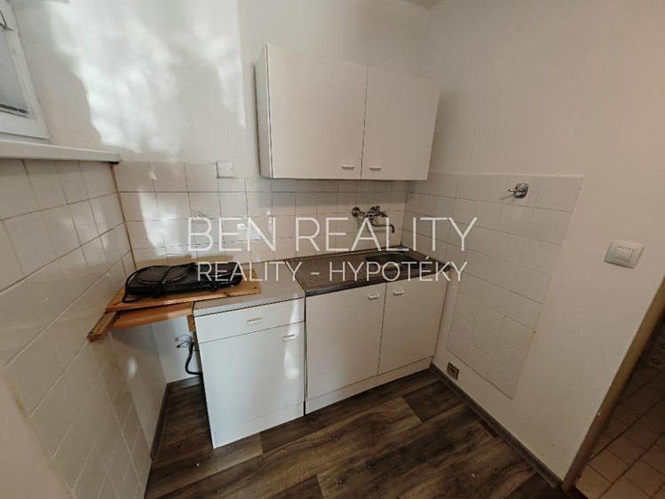 Pronájem rodinného domu 320 m², pozemek 644 m² - foto 6