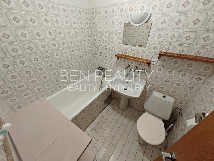 Pronájem rodinného domu 320 m², pozemek 644 m² - foto 8