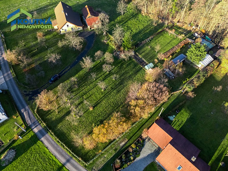 Prodej stavebního pozemku 2 087 m² - foto 3