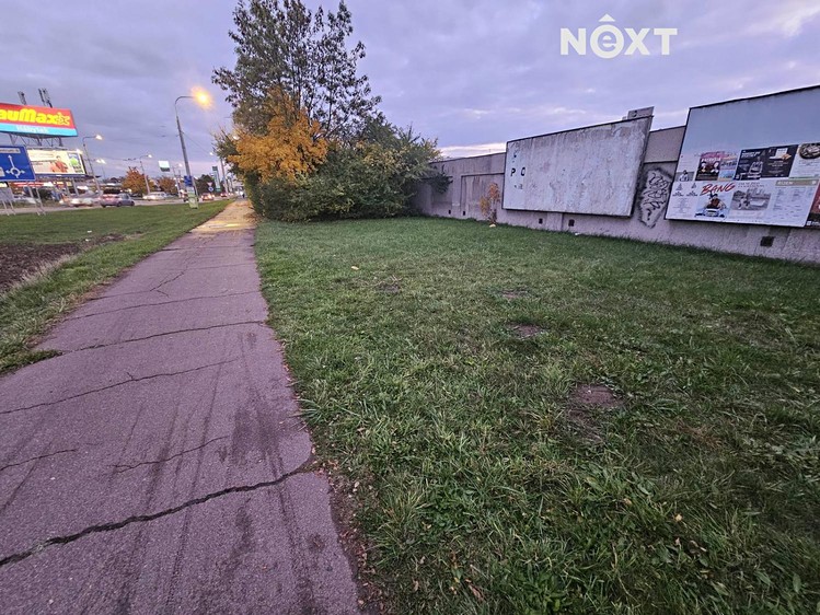 Prodej komerčního pozemku 692 m² - foto 3