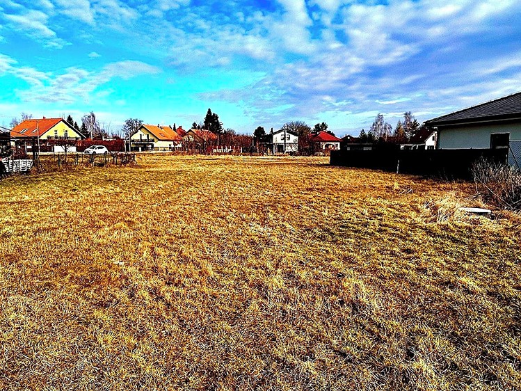 Prodej stavebního pozemku 803 m² - foto 2