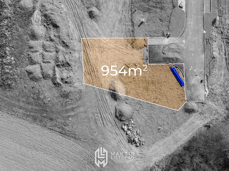 Prodej stavebního pozemku 954 m² - foto 1