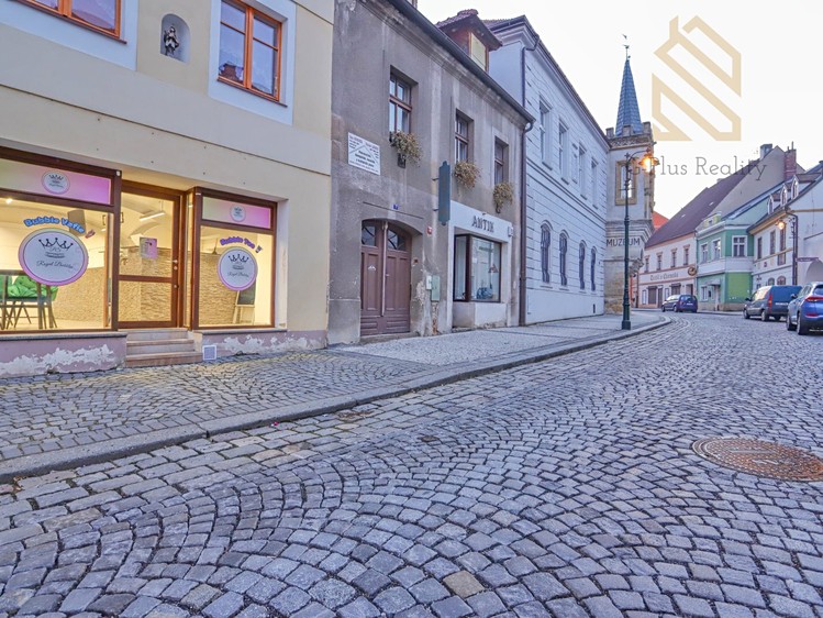 Prodej obchodního prostoru 55 m² - foto 1