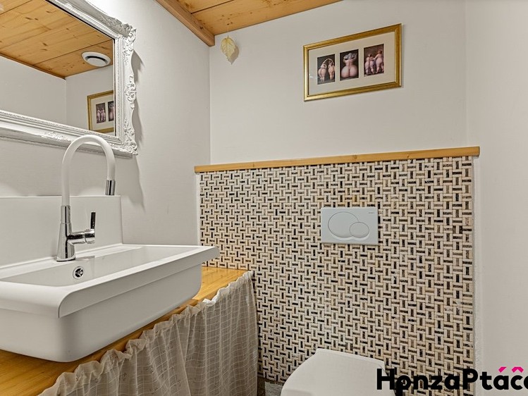 Prodej komerční nemovitosti 66 m² - foto 3