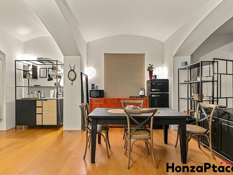 Prodej komerční nemovitosti 66 m² - foto 4