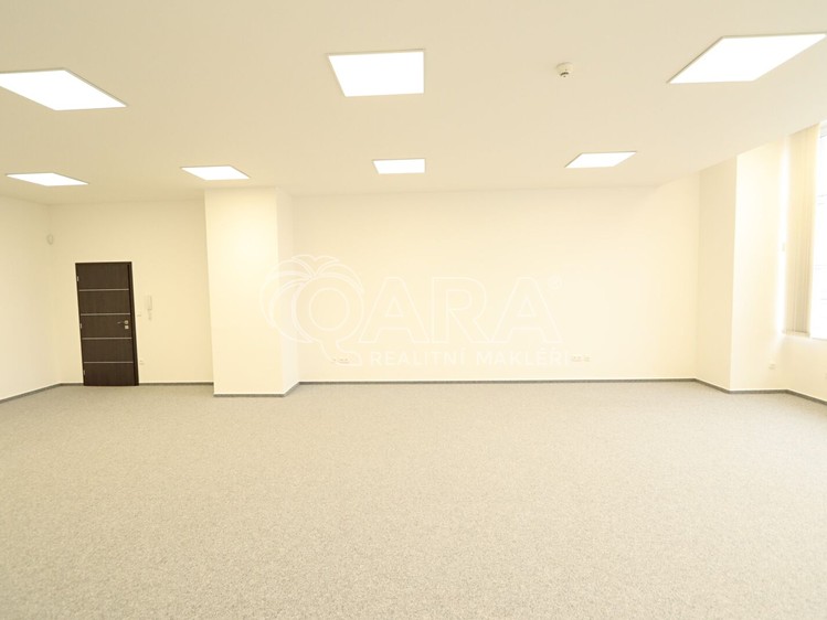 Pronájem kanceláře 82 m² - foto 2