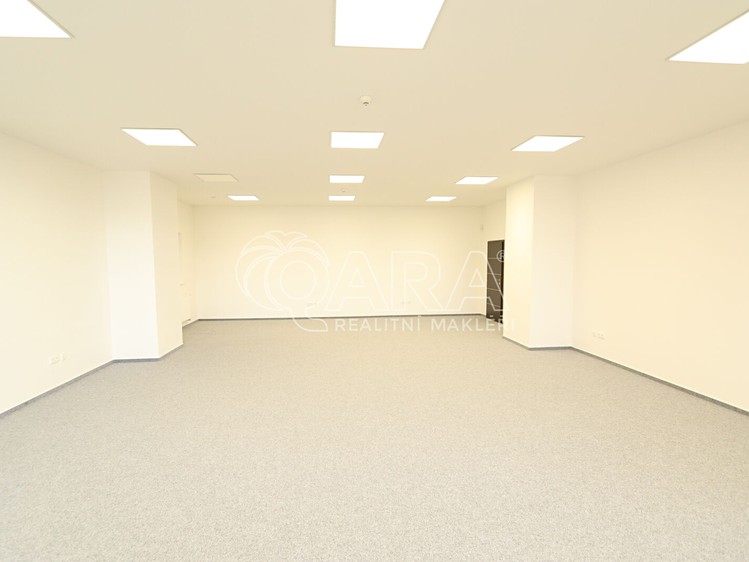 Pronájem kanceláře 82 m² - foto 3
