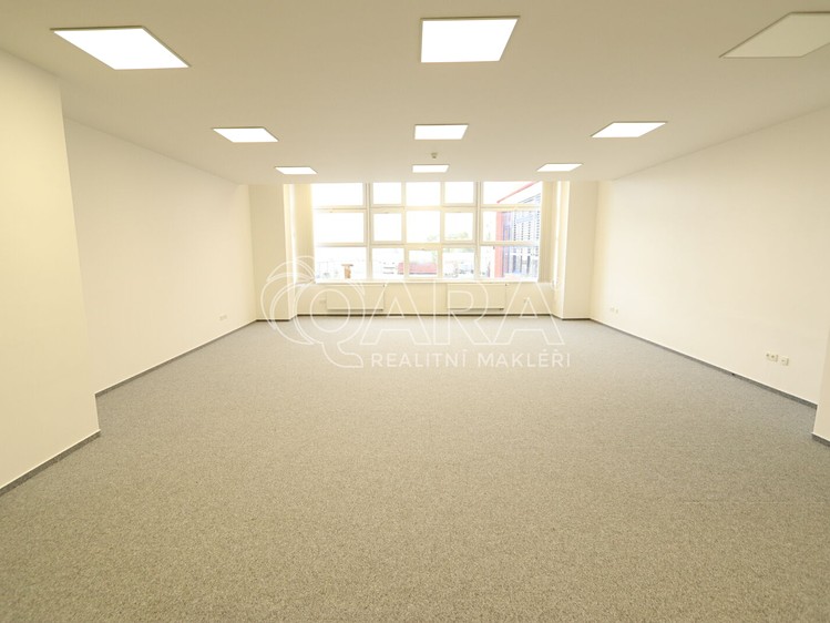 Pronájem kanceláře 82 m² - foto 1