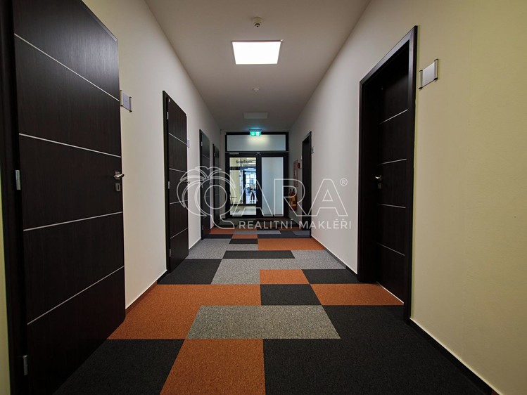 Pronájem kanceláře 82 m² - foto 4