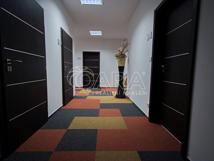Pronájem kanceláře 82 m² - foto 6