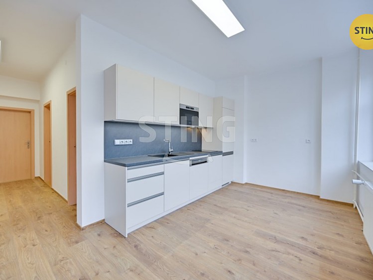 Pronájem kanceláře 108 m² - foto 8