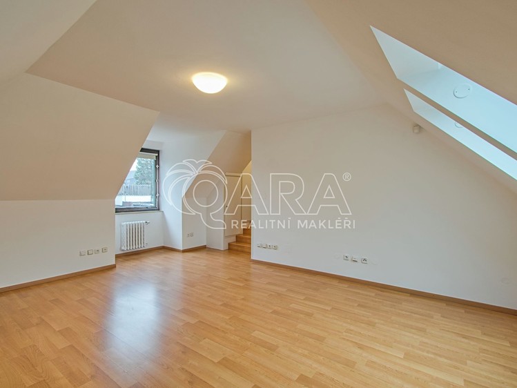 Pronájem kanceláře 417 m² - foto 8