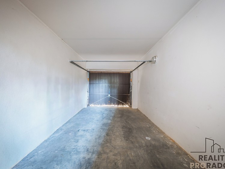 Prodej garáže 15 m² - foto 1