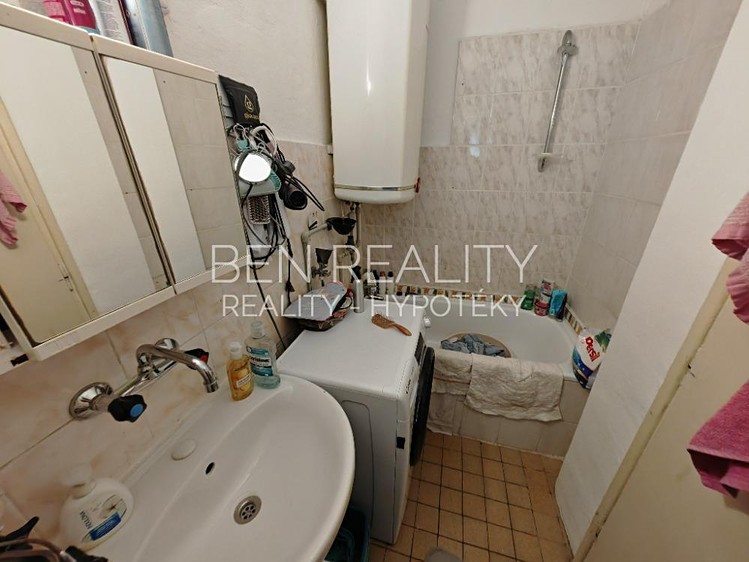 Prodej bytu 3+1 63 m² (Jednopodlažní) - foto 4