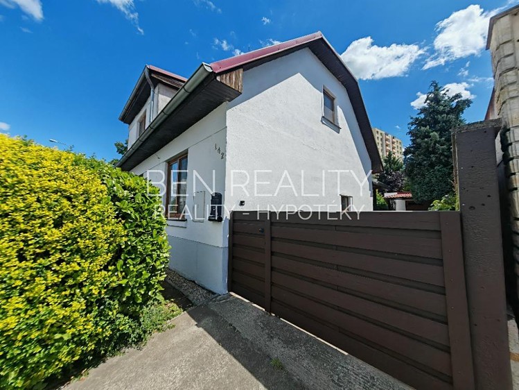 Prodej rodinného domu 250 m², pozemek 517 m² - foto 2