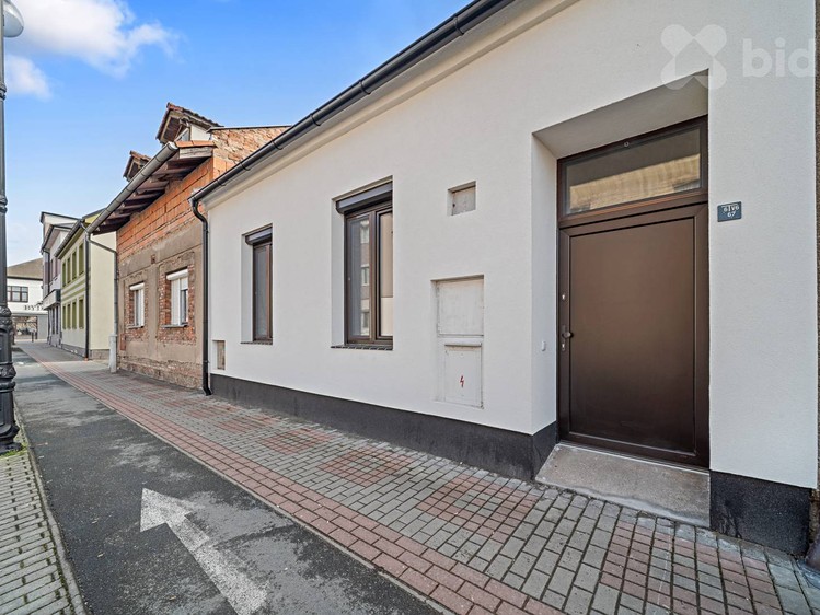 Prodej rodinného domu 88 m², pozemek 237 m² - foto 1