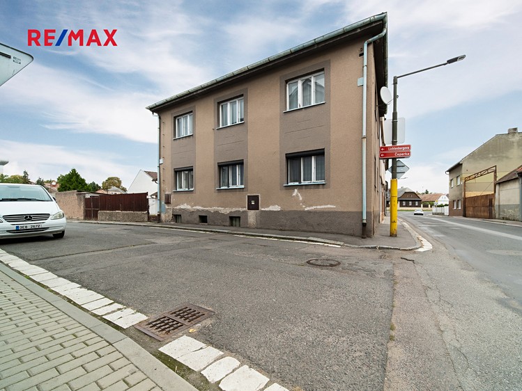 Prodej rodinného domu 284 m², pozemek 483 m² - foto 3