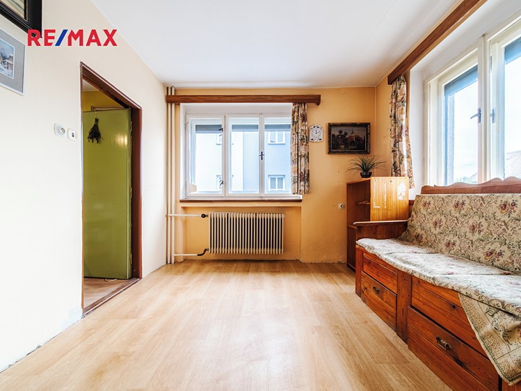 Prodej rodinného domu 284 m², pozemek 483 m² - foto 8