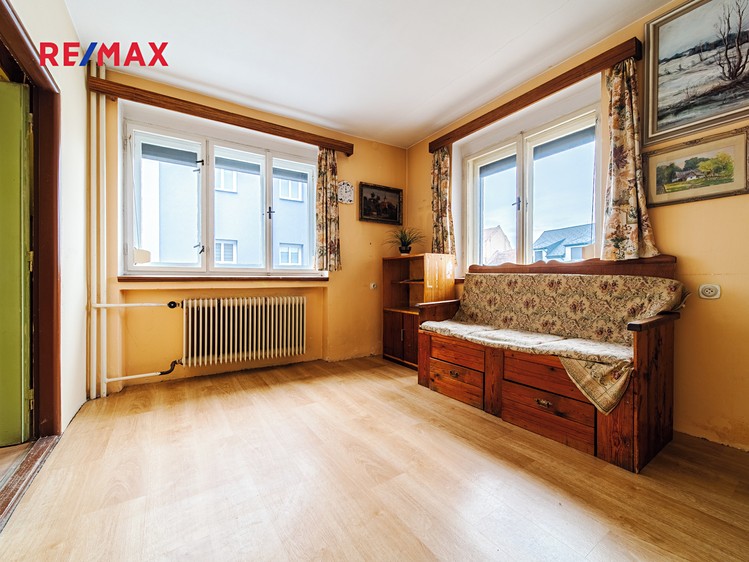 Prodej rodinného domu 284 m², pozemek 483 m² - foto 7