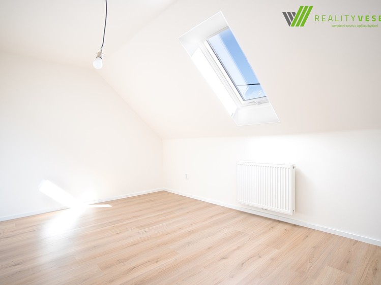 Prodej  rodinného domu 240 m², pozemek 369 m² - foto 8