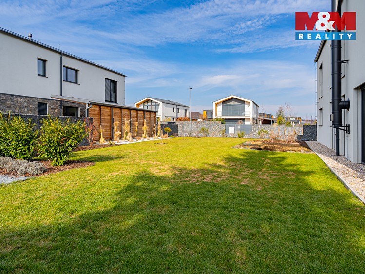 Prodej  rodinného domu 297 m², pozemek 766 m² - foto 8