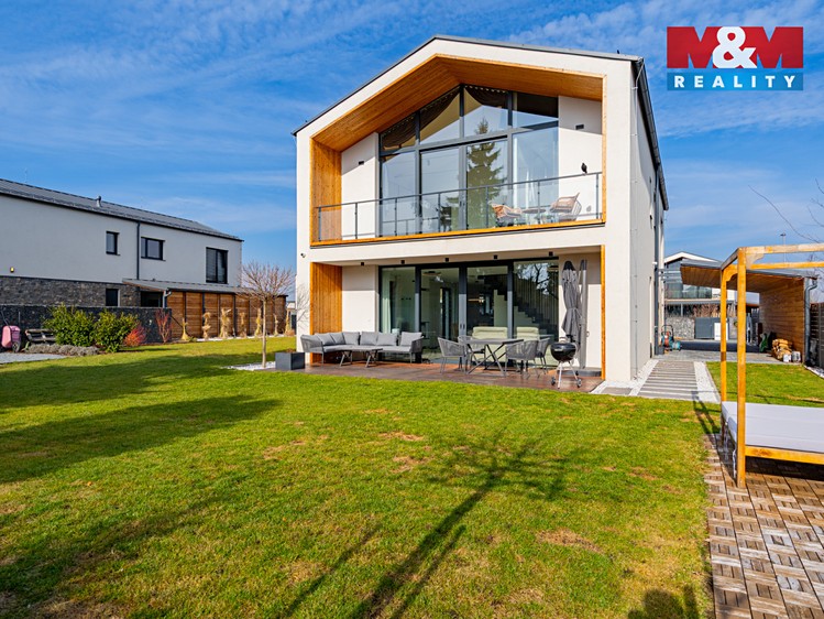 Prodej  rodinného domu 297 m², pozemek 766 m² - foto 5