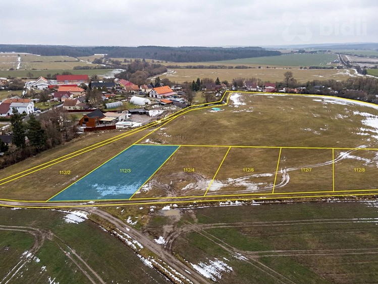 Prodej stavebního pozemku 1 035 m² - foto 1