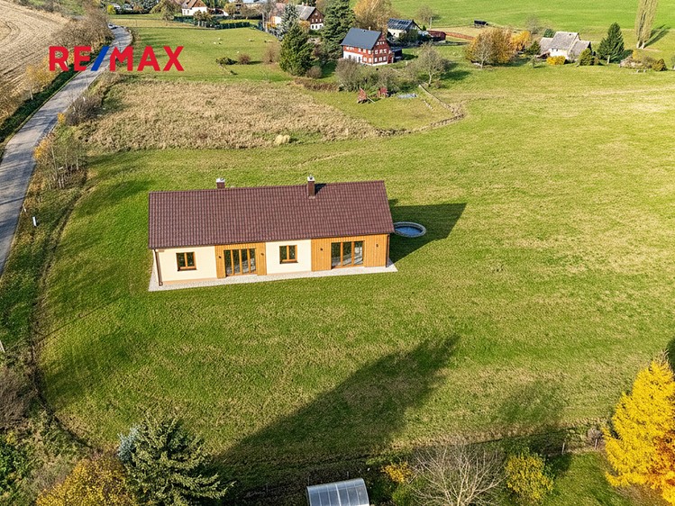 Prodej stavebního pozemku 1 104 m² - foto 3