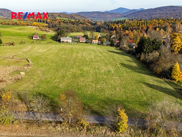 Prodej stavebního pozemku 1 104 m² - foto 2