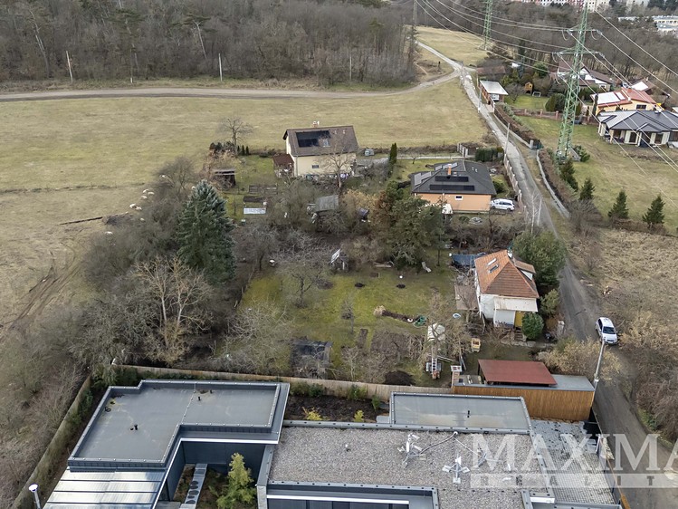 Prodej stavebního pozemku 890 m² - foto 5