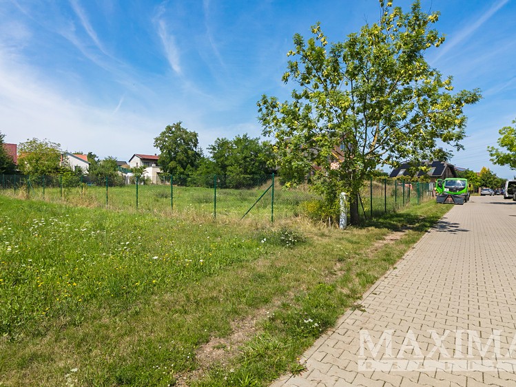Prodej  pozemku 1 240 m² - foto 4