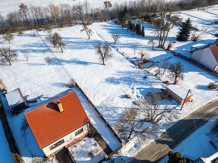 Prodej stavebního pozemku 1 957 m² - foto 2