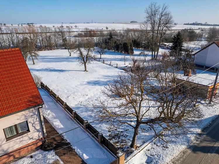 Prodej stavebního pozemku 1 957 m² - foto 1