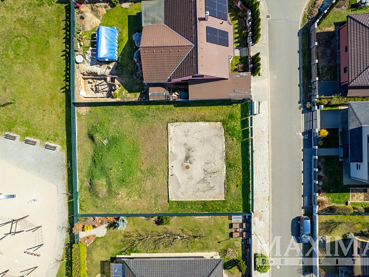 Prodej stavebního pozemku 533 m² - foto 1