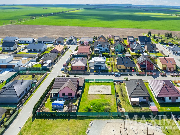Prodej stavebního pozemku 533 m² - foto 2