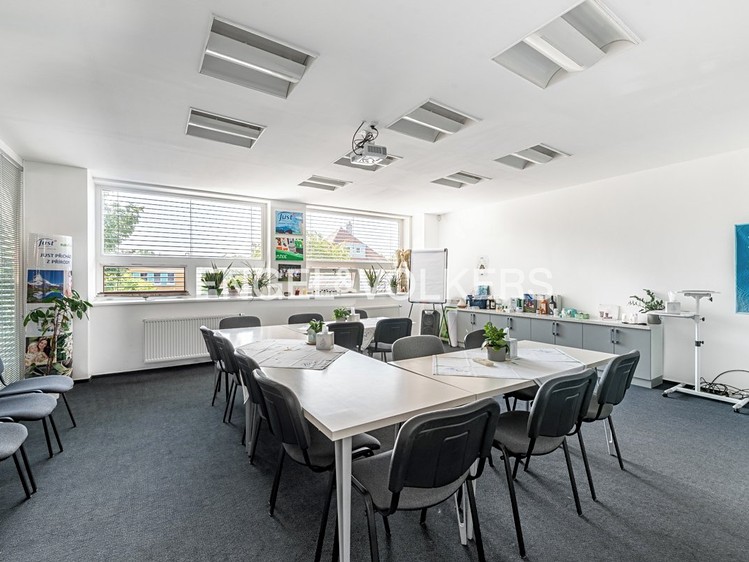 Pronájem kanceláře 226 m² - foto 4