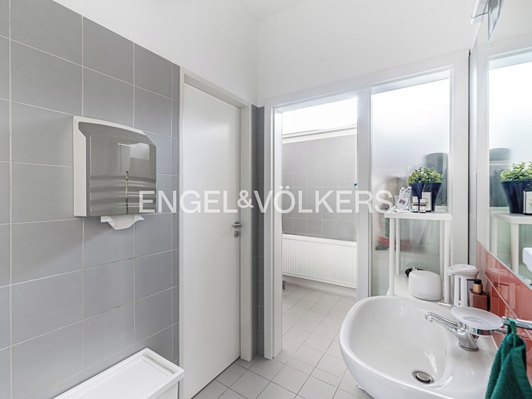 Pronájem kanceláře 226 m² - foto 7