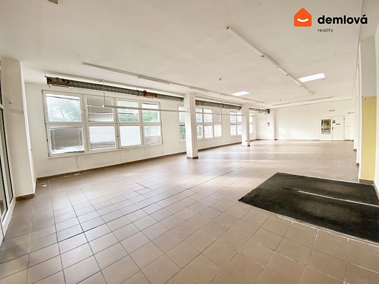 Pronájem obchodního prostoru 213 m² - foto 2