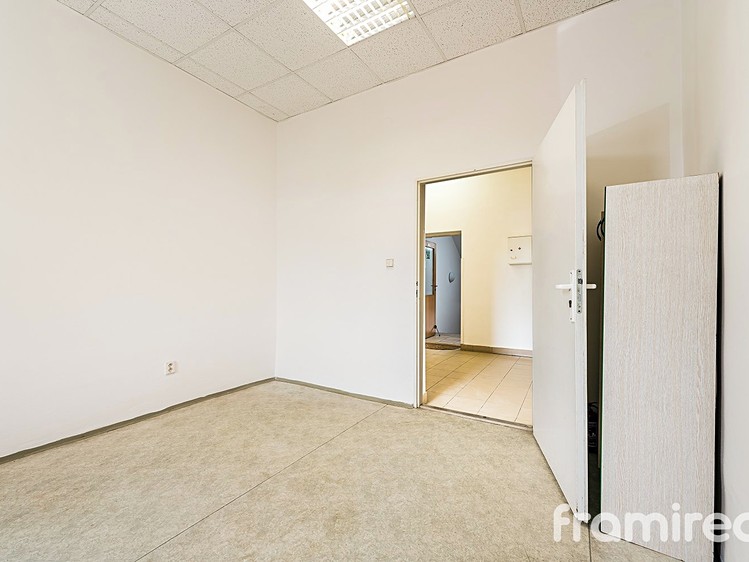 Pronájem kanceláře 20 m² - foto 6