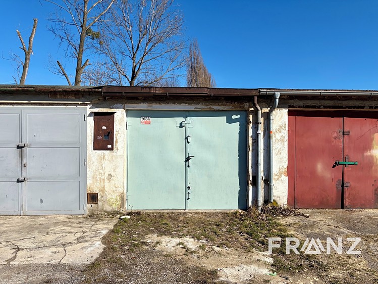 Prodej garáže 20 m² - foto 1