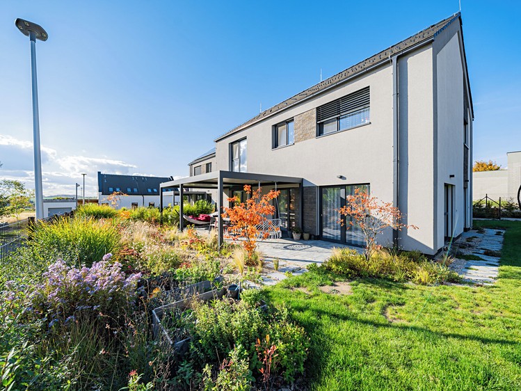 Prodej rodinného domu 170 m², pozemek 1 050 m² - foto 1