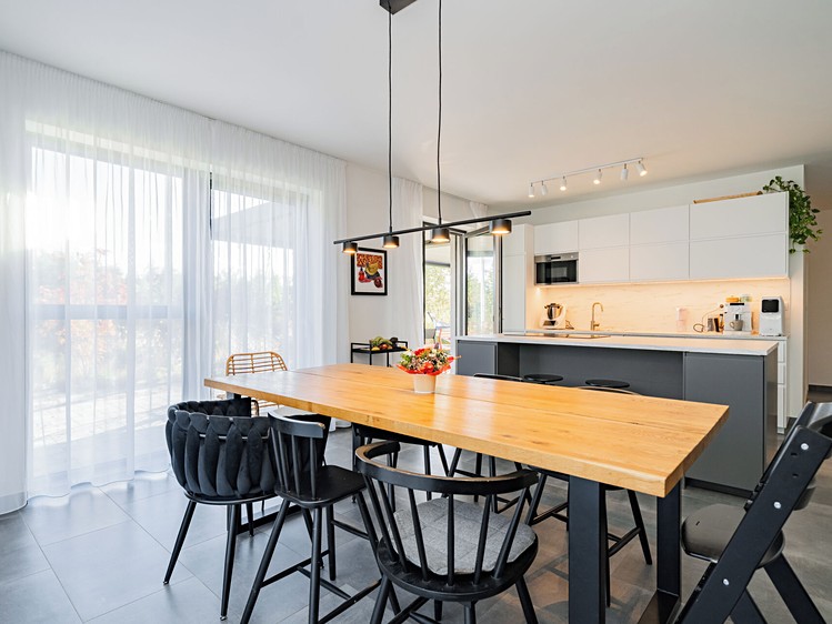 Prodej rodinného domu 170 m², pozemek 1 050 m² - foto 2