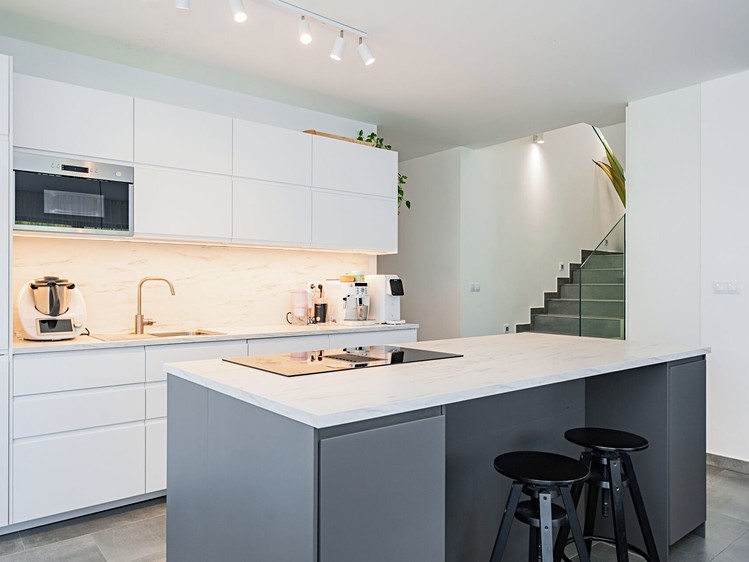 Prodej rodinného domu 170 m², pozemek 1 050 m² - foto 5