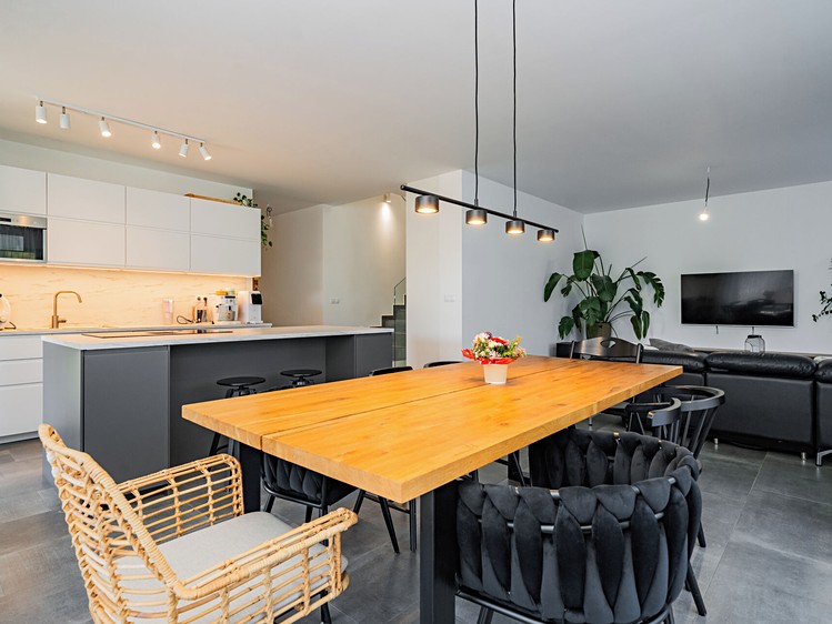 Prodej rodinného domu 170 m², pozemek 1 050 m² - foto 7
