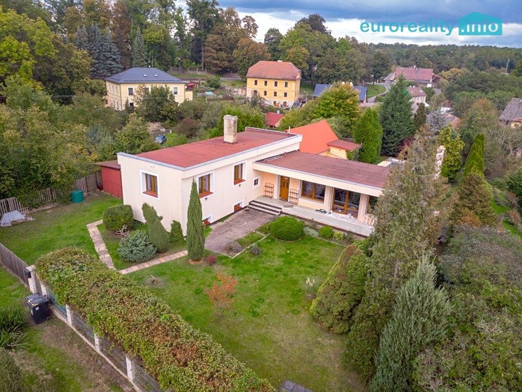 Prodej rodinného domu 196 m², pozemek 2 259 m² - foto 3