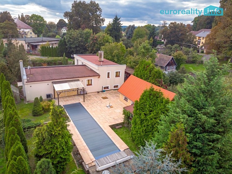 Prodej rodinného domu 196 m², pozemek 2 259 m² - foto 2